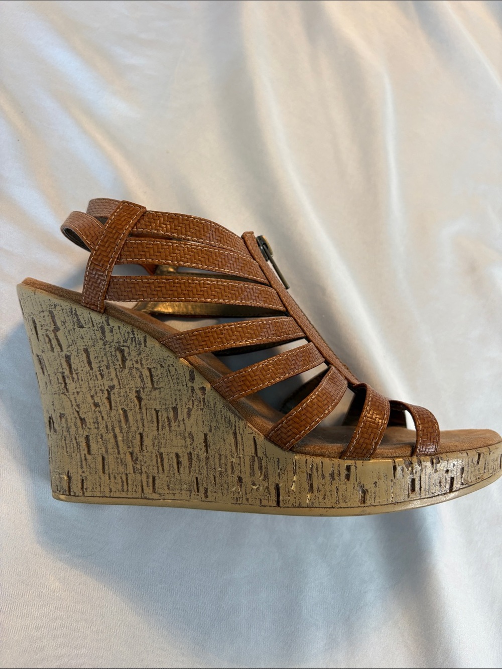 Aerosoles Tan Strappy Front-Zip Gladiator Sandals